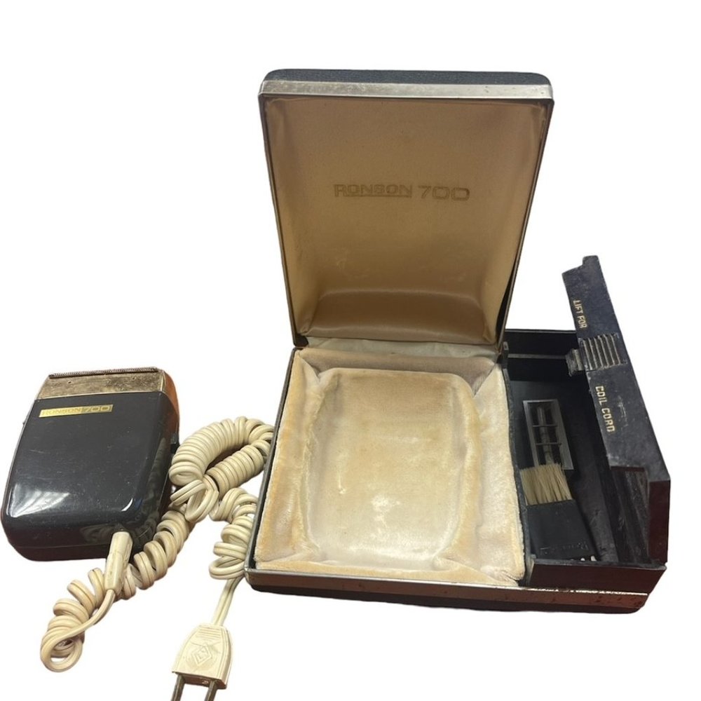 Ronson 700 Electric Razor in Case Pre-Owned Tested - Picture 3 of 4